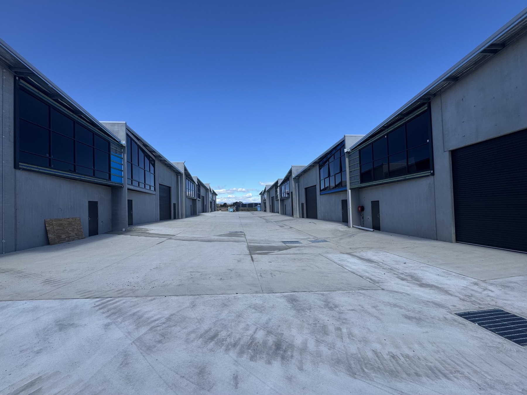 Industrial Warehouse Units for Sale | 5 Val Reid Crescent, Hume — image 2