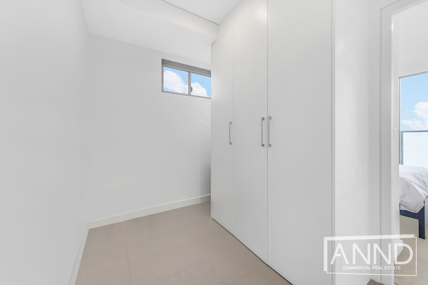 One-Bedroom Apartment with Study and District Views — image 7