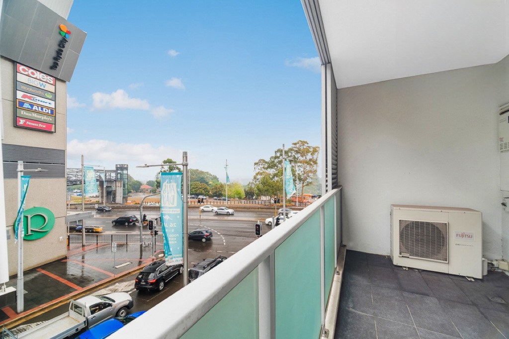 One-Bedroom Apartment near Top Ryde City — image 11